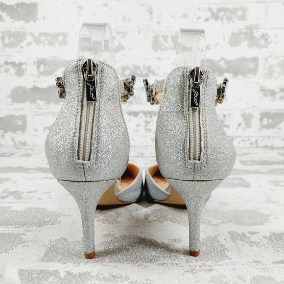 New Badgley Mischka Raleigh Silver Ankle Strap Pointed Toe Heels C207 - Picture 6 of 13